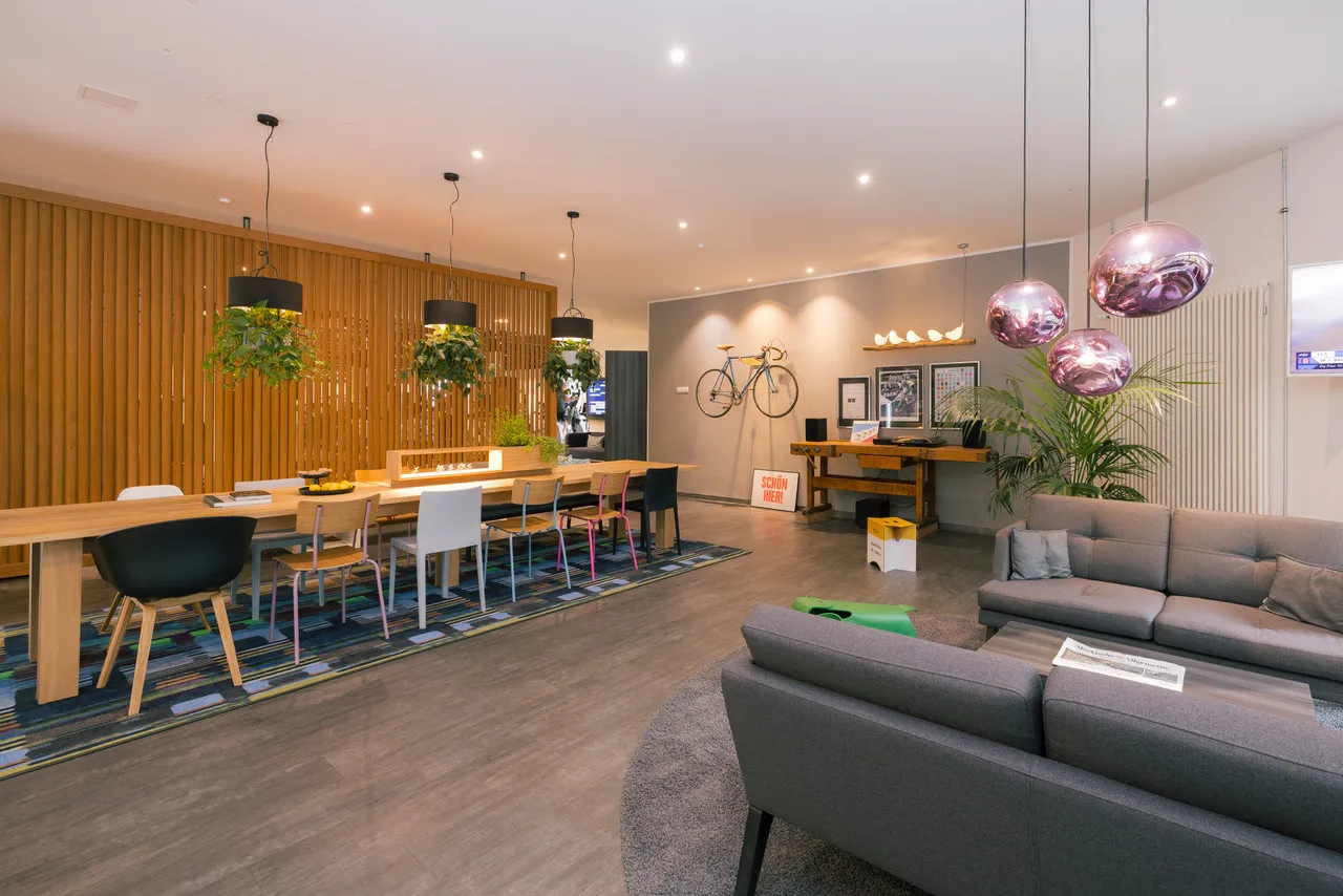 Lounge und Clubbereich bei NOW SPORTS